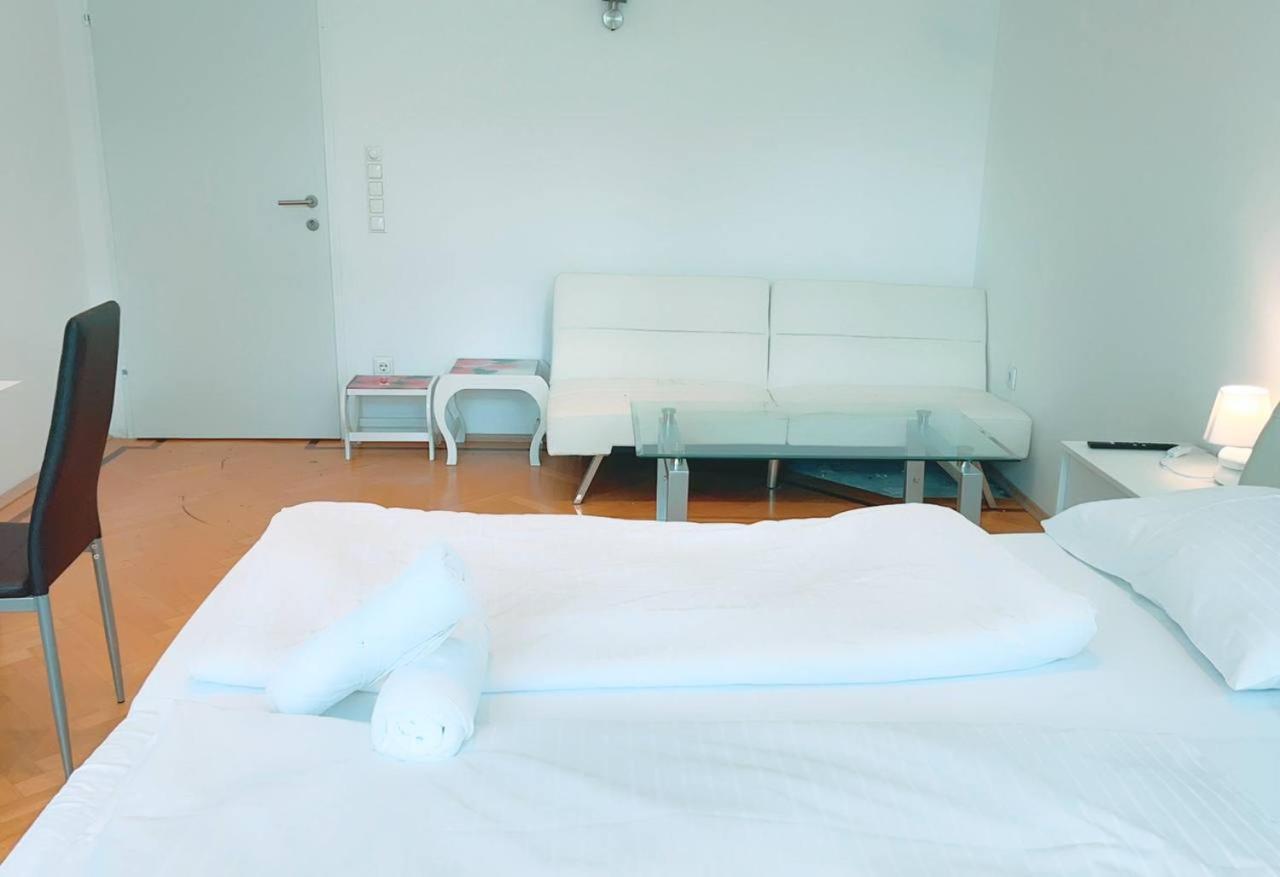 Deluxe Rooms In Keplerplatz Vienna Esterno foto